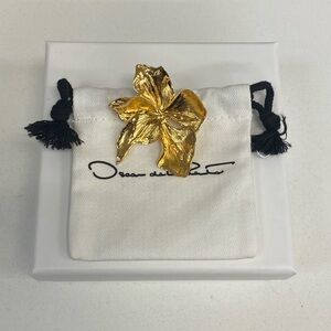 Oscar de la Renta Flower Pin